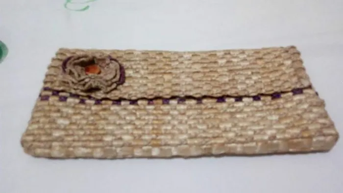 Bolsa de mao toda em palha