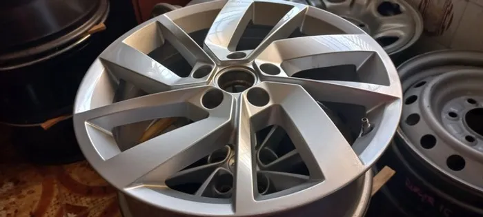 Roda VW Jetta aro 17 original unidade valor mínimo 