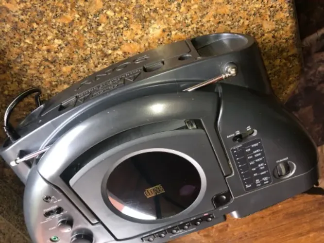 Vendo CD Radio Cassete- Corder CFD31 Sony.
