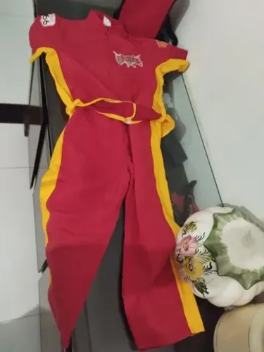 Fantasia relâmpago MC Queen novo 4 a 5 anos