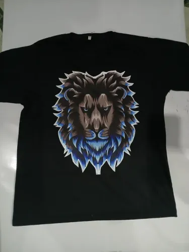 estampas em camisas, canecas, almofadas