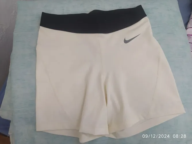 Short térmico Nike, tamanho S