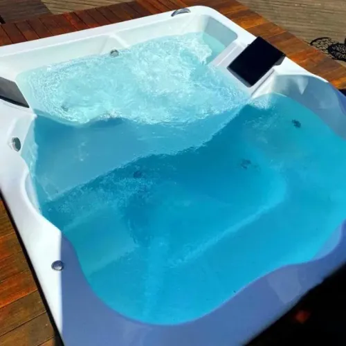 Ana: Spa  de 7 lugares MEDIDA>> 2,40 x 2,20 a 0,79 ctm 