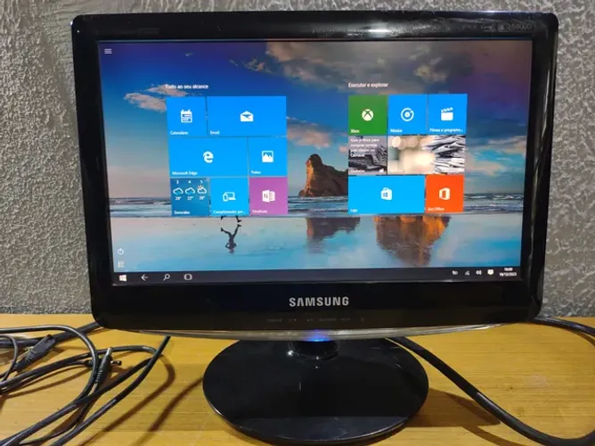 Monitor Samsung e positivo 16 Pol VGA 