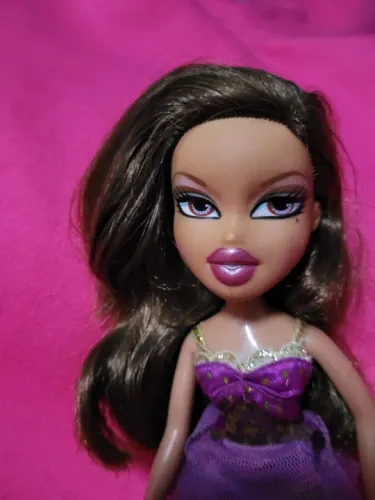 Boneca Bratz Phoebe coleção Hollywood Style. 2001.