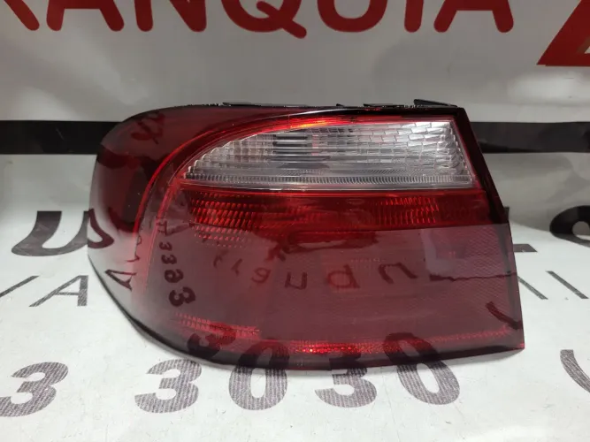 Lanterna traseira esquerda Voyage G6 G7 G8 Nova Similar
