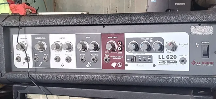 Amplificador vendo ou troco