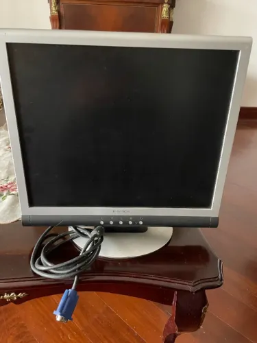 monitor 17 polegadas LCD