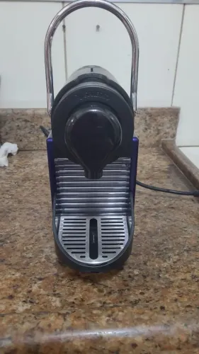 cafeteira Nespresso Pixie. 