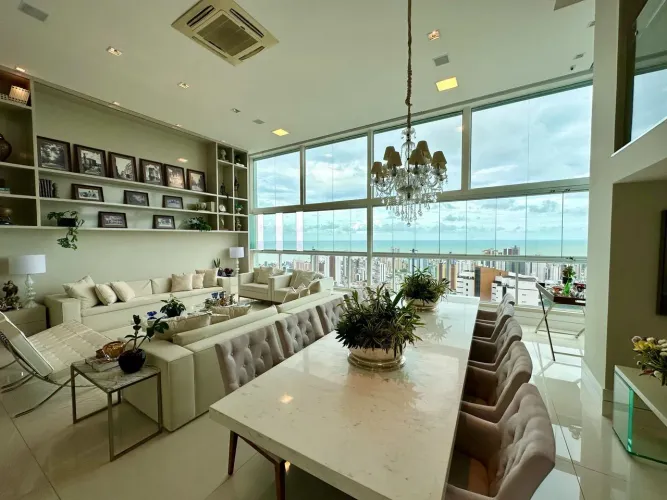 VENDE-SE cobertura de luxo COM VISTA PARA O MAR