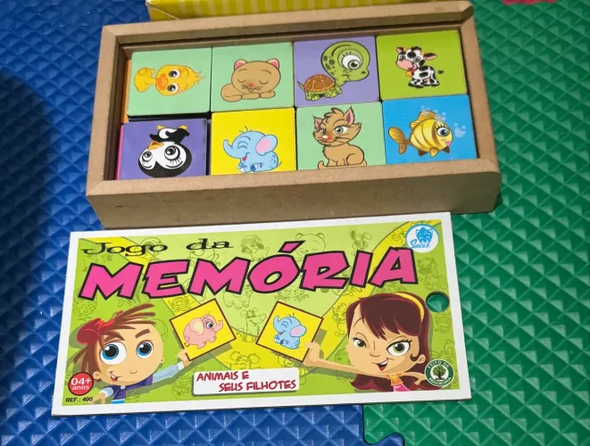 Jogo da memória peças de madeira