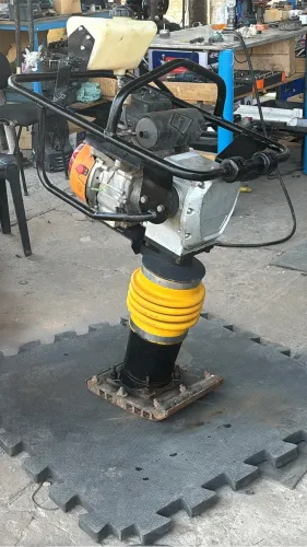 Vende-se Compactador de solo