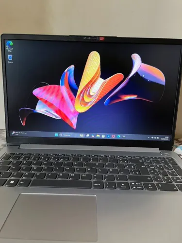 vendo esse lindo notebook LENOVO em perfeito estado !!
