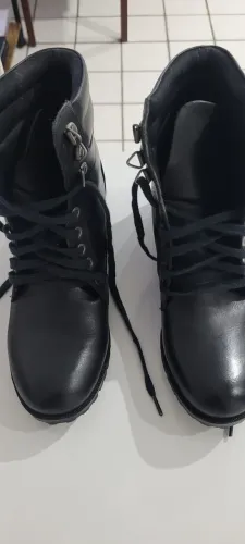 Botas de Couro Preto