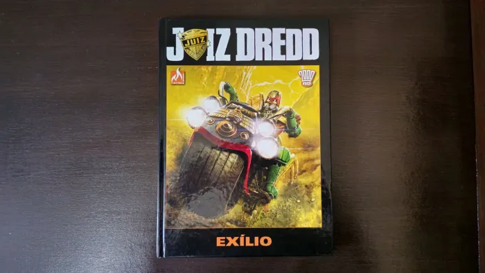 Juiz Dredd - Exílio - HQ Mythos