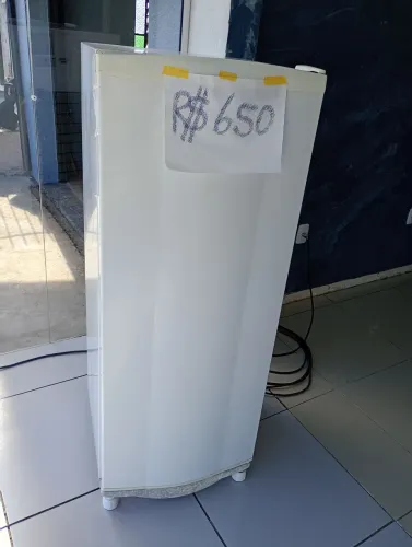 GELADEIRA CÔNSUL DEGELO $ 650 REAIS ACEITO CARTÃO RETIRAR NO SANTA FÉ EM CAXIAS DO SUL