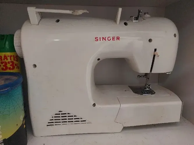 Máquina de costura Singer 