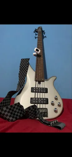 Baixo 5cordas Yamaha RBX375