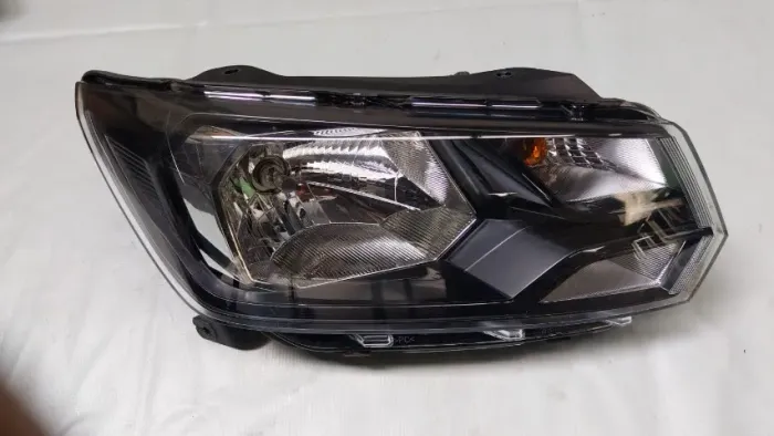 Farol direito original Valeo para Gol, Voyage, Saveiro G8 2018 a 2023 