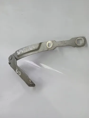 braço dobradiça ld capô renault Sandero 2017-19 Cod. 1r00001