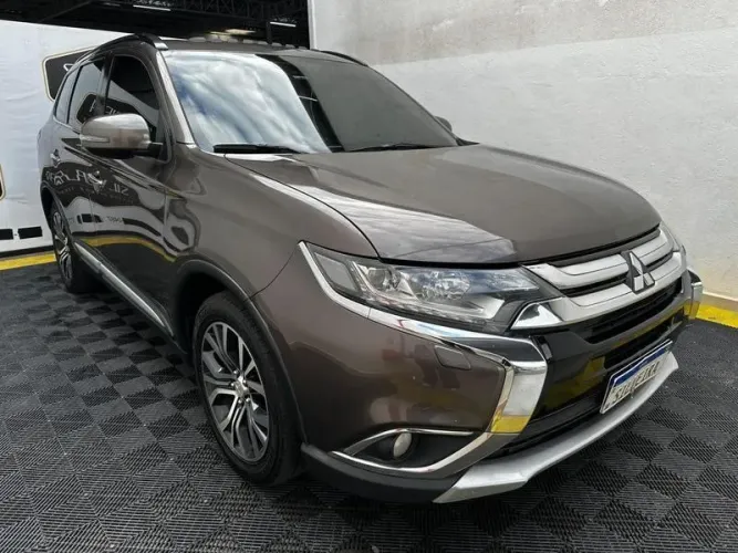 Mitsubishi Outlander 2.2 165cv Diesel Aut. 2016
