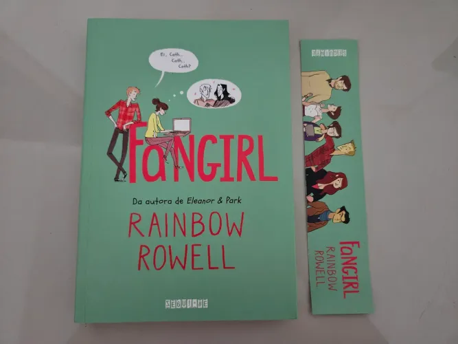 Livro Fangirl - Rainbow Rowell