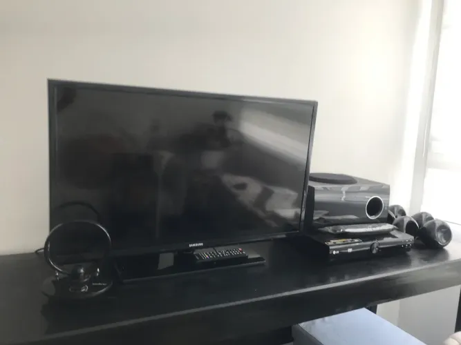 TV Samsung 32 + DVD home theater kareoke de brinde