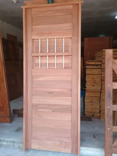 PORTA EM MADEIRA - Valor à vista 770,00