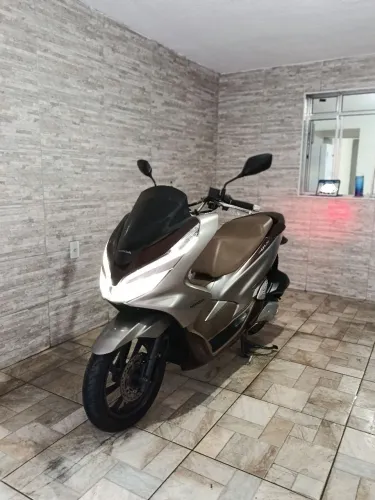 PCX DLX 