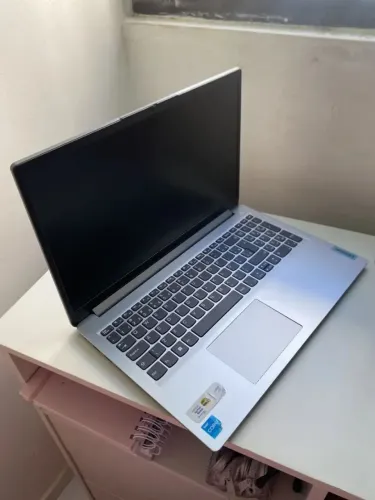 Notebook Lenovo Idealapad 1 i3 de 12 geração