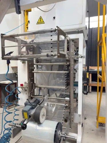 Empacotadora automática balança JC800-B2 esteira alimentadora, esteira coletora (epóxi)
