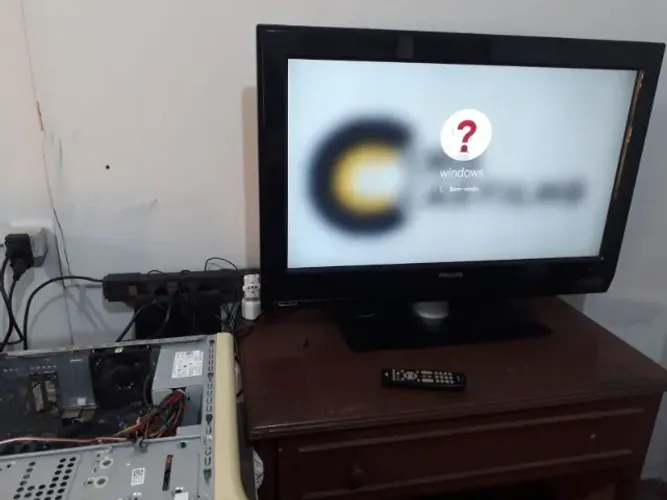 TV LCD PHILIPS 32 polegadas, HDMI, VGA, USB, controle remoto