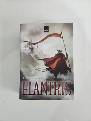 Elantris - Brandon Sanderson [RARO]