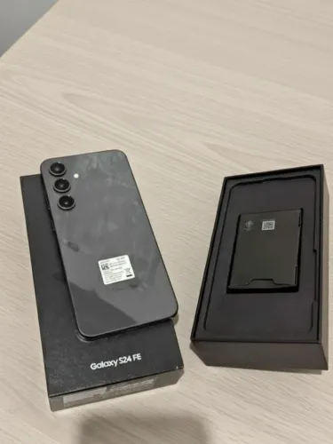 Samsung Galaxy S24 FE 5G - 256GB - Preto Grafite (IMPECÁVEL!)