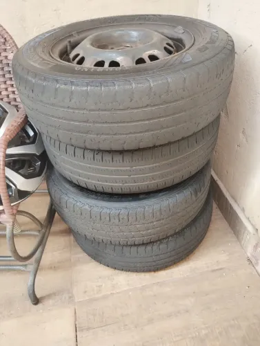 Kit 4 Rodas Aro 13 com 4 pneus + 4 Calotas