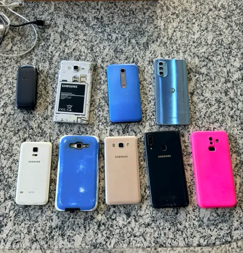 Vendo celulares ou troco (valor na descrição)