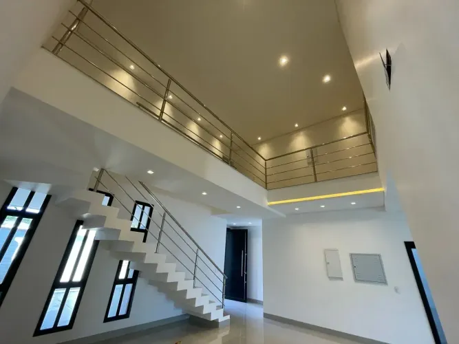 Sobrado para venda tem 240 metros quadrados com 3 quartos em Jardim Porto Alegre - Toledo 