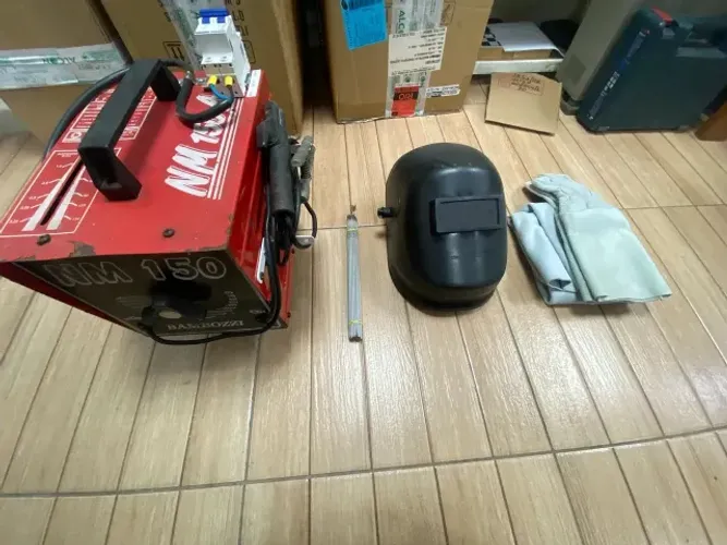 Máquina de Solda BAMBOZZI NM 150 - Ideal para oficina e Serralheria