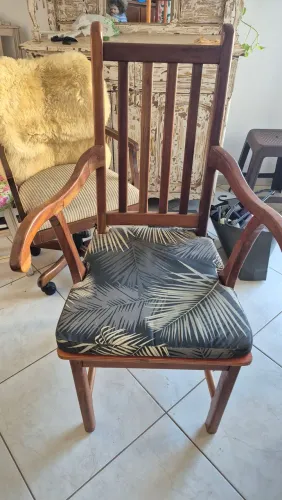 Cadeira em mogno 
