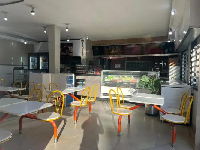 Sorveteria,Ponto comercial no setor Campinas 41 de tradição. Tratar * Eduardo 