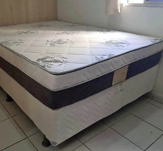 Cama de casal me separei quero vende com urgência