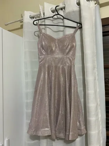 vestido de festa rose gold, curto com glitter 