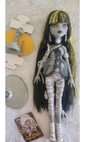 Boneca Monster High Cléo rell drama