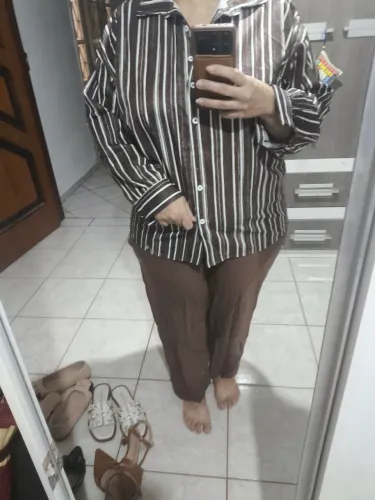 Calça e camisa marrom plus size 