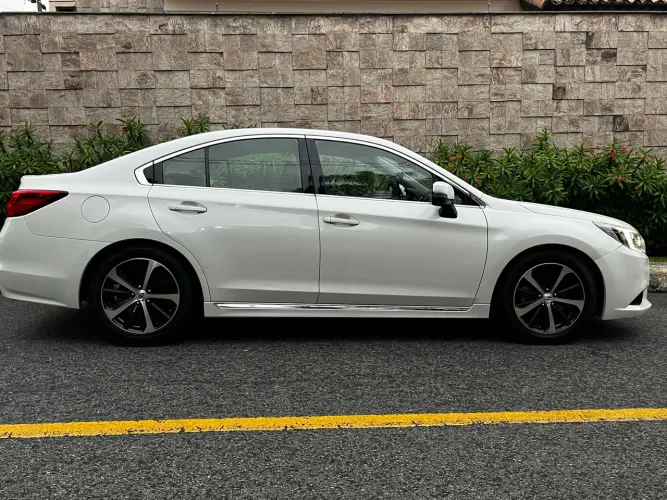 Subaru Legacy 3.6 4X4 256cv Aut. 2015