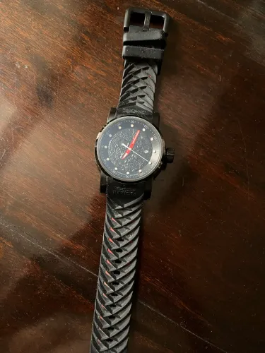 Invicta primeira linha automático