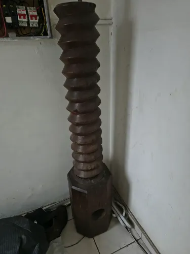 Família vende móveis