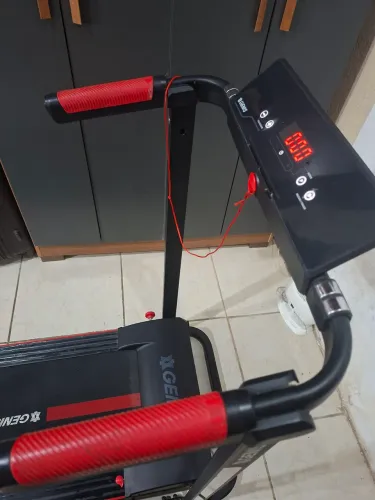 Esteira Ergométrica Dobrável GT 500 Genis