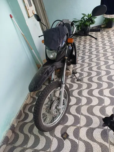 Moto honda bros completa 