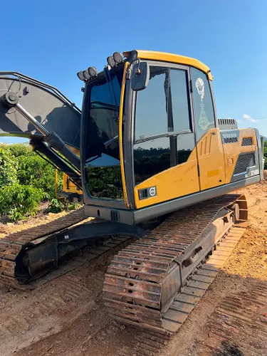 ESCAVADEIRA VOLVO 2021